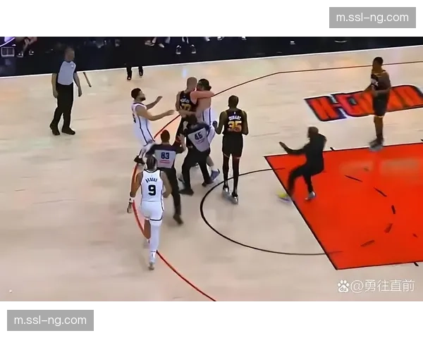 太阳三巨头开始展现威力，防守体系成季后赛关键